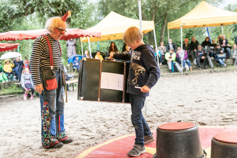 Ferienabschlusskonzert der Sommerferien 2021 im Kinderwald in Hannover. Foto: Franz Bischof